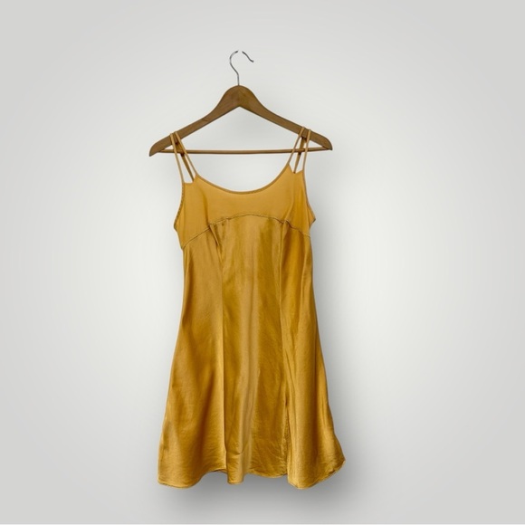 Victoria’s Secret 100% Silk Slip Sz S - Picture 1 of 9